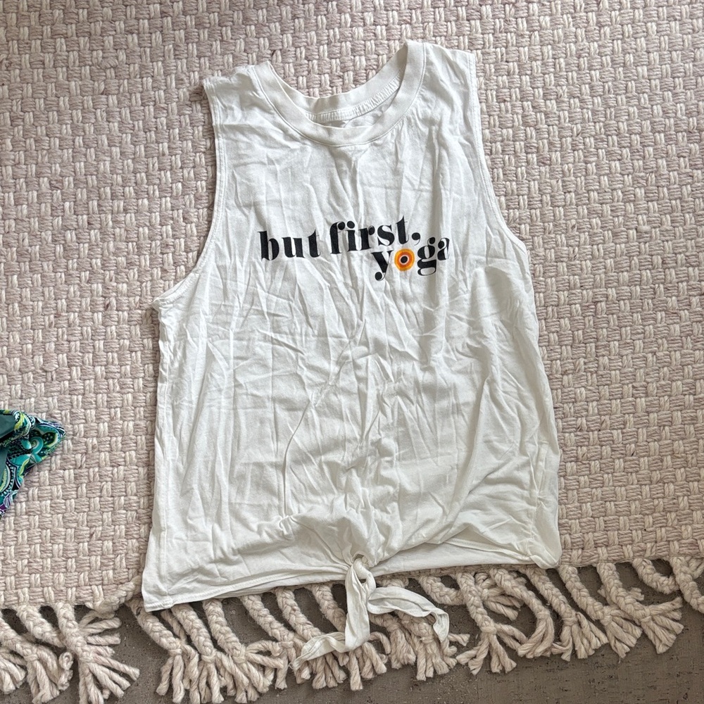 White Sleeveless Yoga Tank Top with Knot Detail